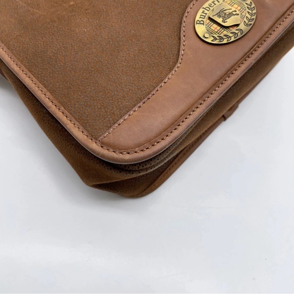 Authentic Burberrys Nova Check
Leather Brown Shoulder Bag - Picture 9 of 15